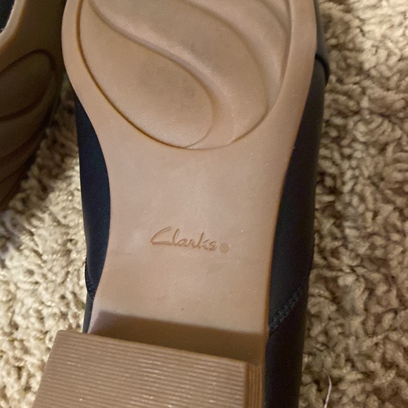 Clark’s Collection Black Loafers - Picture 4 of 5